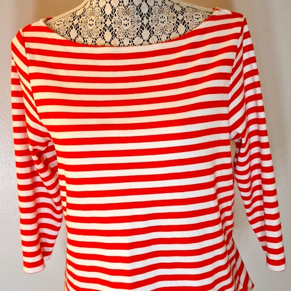 🌸Women's Red/White Striped Top - Picture 2 of 7